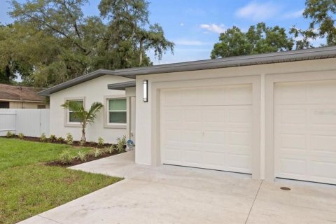 Villa ou maison à vendre à Tampa, Floride: 5 chambres, 167.13 m2 № 2405605 - photo 11