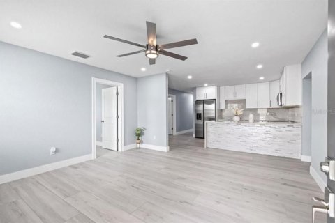Villa ou maison à vendre à Tampa, Floride: 5 chambres, 167.13 m2 № 2405605 - photo 12