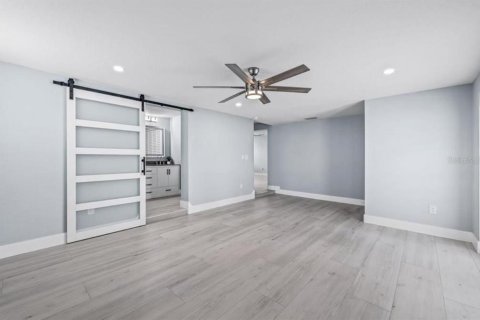 Villa ou maison à vendre à Tampa, Floride: 5 chambres, 167.13 m2 № 2405605 - photo 19