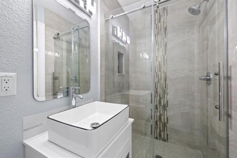 Villa ou maison à vendre à Tampa, Floride: 5 chambres, 167.13 m2 № 2405605 - photo 8