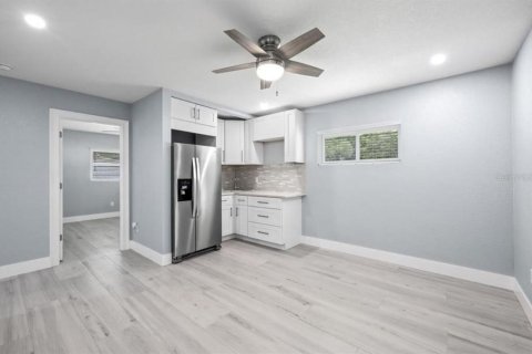 Villa ou maison à vendre à Tampa, Floride: 5 chambres, 167.13 m2 № 2405605 - photo 6