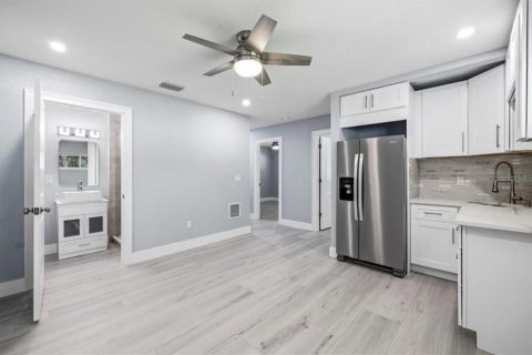 Villa ou maison à vendre à Tampa, Floride: 5 chambres, 167.13 m2 № 2405605 - photo 5