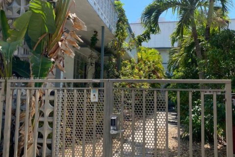 Villa ou maison à louer à Miami Beach, Floride: 1 chambre, 72.46 m2 № 2016205 - photo 7