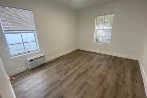 Villa ou maison à louer à Miami Beach, Floride: 1 chambre, 72.46 m2 № 2016205 - photo 5