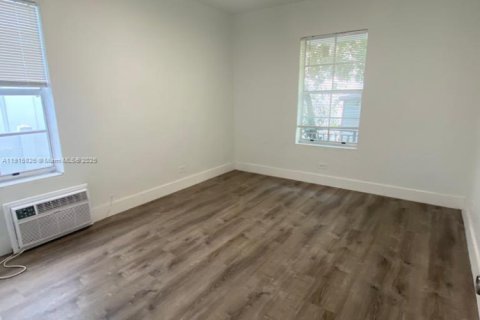 Villa ou maison à louer à Miami Beach, Floride: 1 chambre, 72.46 m2 № 2016205 - photo 6