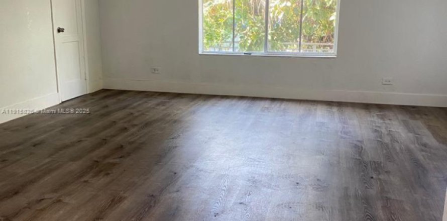 Villa ou maison à Miami Beach, Floride 1 chambre, 72.46 m2 № 2016205