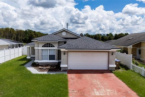 Villa ou maison à vendre à Kissimmee, Floride: 3 chambres, 145.21 m2 № 2352414 - photo 3