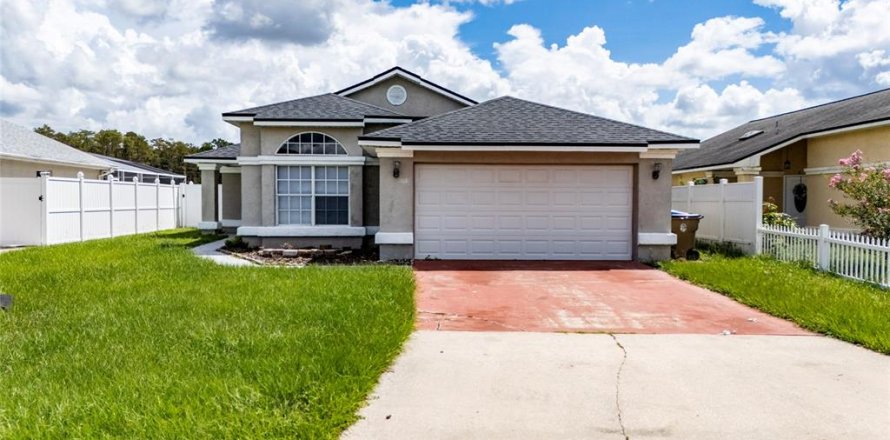 Villa ou maison à Kissimmee, Floride 3 chambres, 145.21 m2 № 2352414