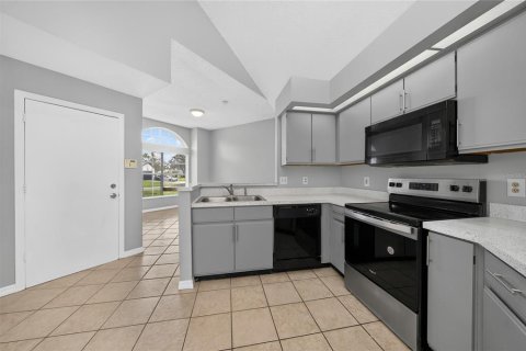 Villa ou maison à vendre à Kissimmee, Floride: 3 chambres, 145.21 m2 № 2352414 - photo 10