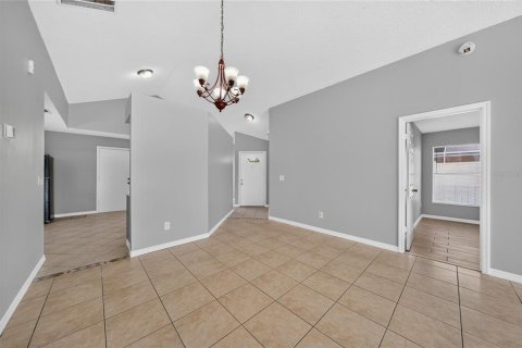 Villa ou maison à vendre à Kissimmee, Floride: 3 chambres, 145.21 m2 № 2352414 - photo 15