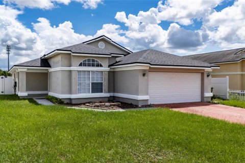 Villa ou maison à vendre à Kissimmee, Floride: 3 chambres, 145.21 m2 № 2352414 - photo 2