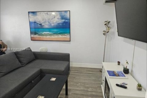 Copropriété à vendre à Hollywood, Floride: 1 chambre, 40.41 m2 № 1985221 - photo 22