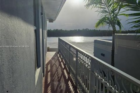 Copropriété à vendre à Hollywood, Floride: 1 chambre, 40.41 m2 № 1985221 - photo 11