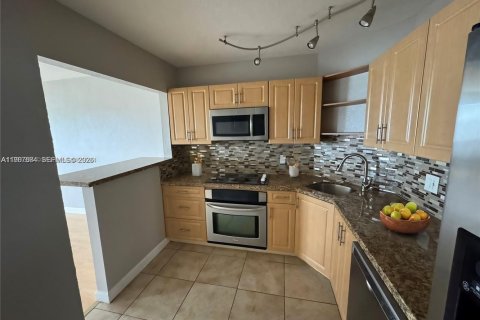 Condominio en Lauderhill, Florida, 2 dormitorios  № 2029696
