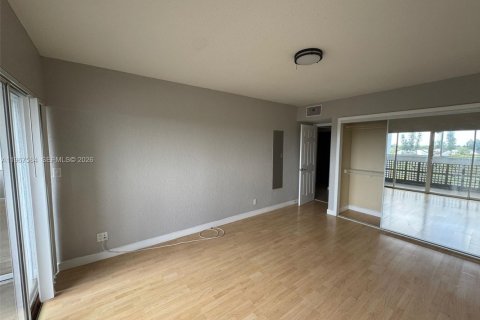 Condominio en venta en Lauderhill, Florida, 2 dormitorios, 78.97 m2 № 2029696 - foto 14