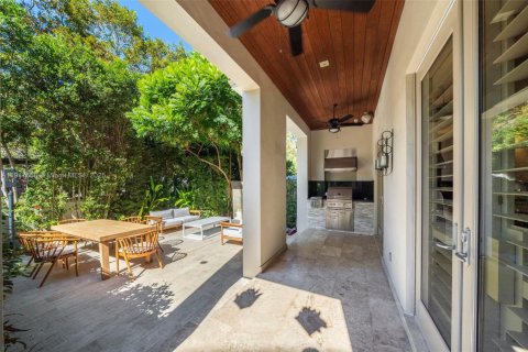 Купить таунхаус в Майами, Флорида 3 спальни, 288.37м2, № 1972926 - фото 18