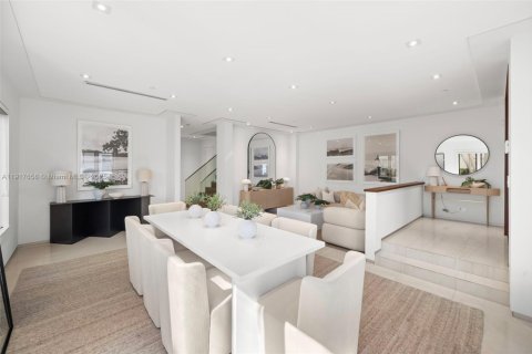 Купить таунхаус в Майами, Флорида 3 спальни, 288.37м2, № 1972926 - фото 9