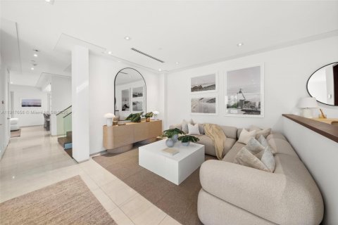 Купить таунхаус в Майами, Флорида 3 спальни, 288.37м2, № 1972926 - фото 10