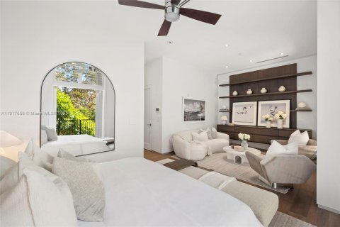 Купить таунхаус в Майами, Флорида 3 спальни, 288.37м2, № 1972926 - фото 25