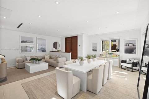 Купить таунхаус в Майами, Флорида 3 спальни, 288.37м2, № 1972926 - фото 11