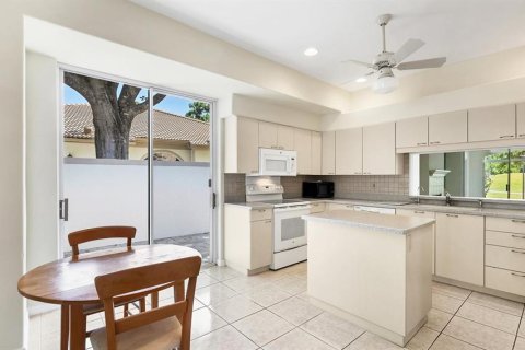 House in Sarasota, Florida 3 bedrooms, 179.12 sq.m. № 1629572 - photo 7
