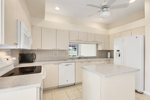House in Sarasota, Florida 3 bedrooms, 179.12 sq.m. № 1629572 - photo 8