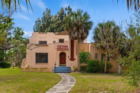 Villa ou maison à Saint Petersburg, Floride 3 chambres, 250.37 m2 № 2106818