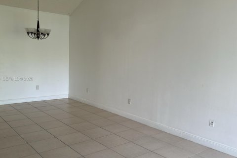 Condo in Doral, Florida, 2 bedrooms  № 2428166 - photo 6