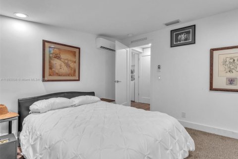 House in Dania Beach, Florida 4 bedrooms, 138.61 sq.m. № 1945819 - photo 26