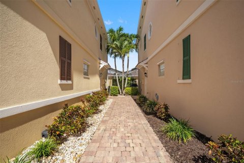 Touwnhouse à vendre à Sarasota, Floride: 4 chambres, 171.5 m2 № 2429289 - photo 7