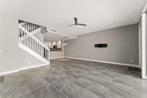 Touwnhouse à vendre à Sarasota, Floride: 4 chambres, 171.5 m2 № 2429289 - photo 11