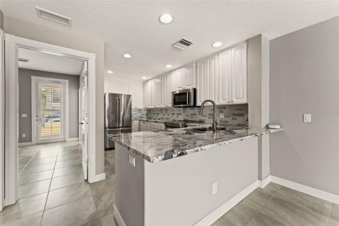 Touwnhouse à vendre à Sarasota, Floride: 4 chambres, 171.5 m2 № 2429289 - photo 14