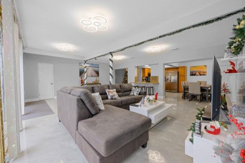 Villa ou maison à vendre à Hollywood, Floride: 3 chambres, 199 m2 № 2085754 - photo 17