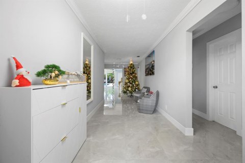 Villa ou maison à vendre à Hollywood, Floride: 3 chambres, 199 m2 № 2085754 - photo 14