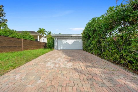 Villa ou maison à vendre à Hollywood, Floride: 3 chambres, 199 m2 № 2085754 - photo 10
