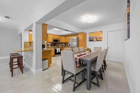 Villa ou maison à vendre à Hollywood, Floride: 3 chambres, 199 m2 № 2085754 - photo 20