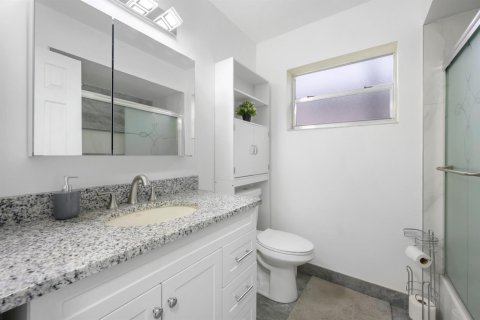 Villa ou maison à vendre à Hollywood, Floride: 3 chambres, 199 m2 № 2085754 - photo 26