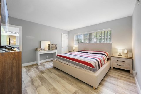 Villa ou maison à vendre à Hollywood, Floride: 3 chambres, 199 m2 № 2085754 - photo 30