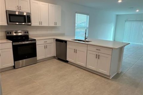 Apartment in Kissimmee, Florida 3 bedrooms, 148.92 sq.m. № 1853475 - photo 4
