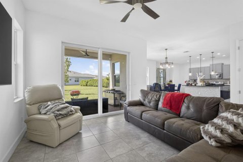House in Westlake, Florida 4 bedrooms, 270.53 sq.m. № 2078520 - photo 8
