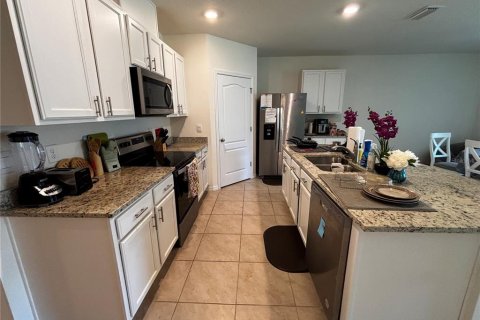 Villa ou maison à louer à Sanford, Floride: 4 chambres, 169.83 m2 № 2414961 - photo 11