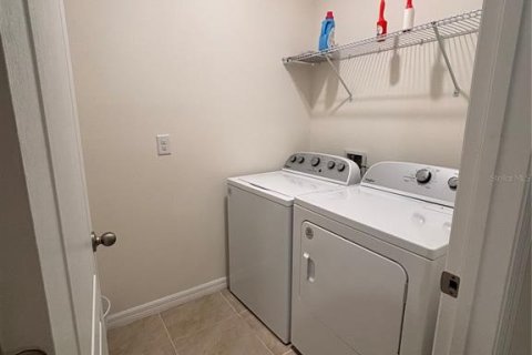 Villa ou maison à louer à Sanford, Floride: 4 chambres, 169.83 m2 № 2414961 - photo 3