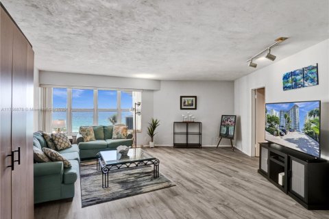 Condominio en venta en Fort Lauderdale, Florida, 1 dormitorio, 55.74 m2 № 1692335 - foto 8