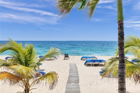Condominio en venta en Fort Lauderdale, Florida, 1 dormitorio, 55.74 m2 № 1692335 - foto 25