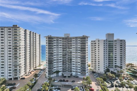Condominio en venta en Fort Lauderdale, Florida, 1 dormitorio, 55.74 m2 № 1692335 - foto 23