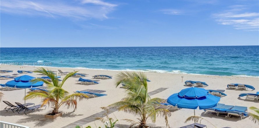 Condominio en Fort Lauderdale, Florida, 1 dormitorio  № 1692335