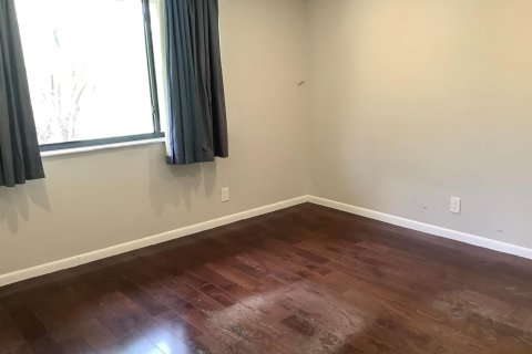 Condo in Deerfield Beach, Florida, 2 bedrooms № 2177290 - photo 9