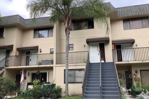 Condo in Deerfield Beach, Florida, 2 bedrooms № 2177290 - photo 2