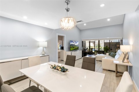 Casa en venta en Pembroke Pines, Florida, 3 dormitorios, 123.65 m2 № 2011338 - foto 9