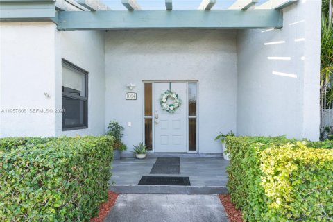 Casa en venta en Pembroke Pines, Florida, 3 dormitorios, 123.65 m2 № 2011338 - foto 2